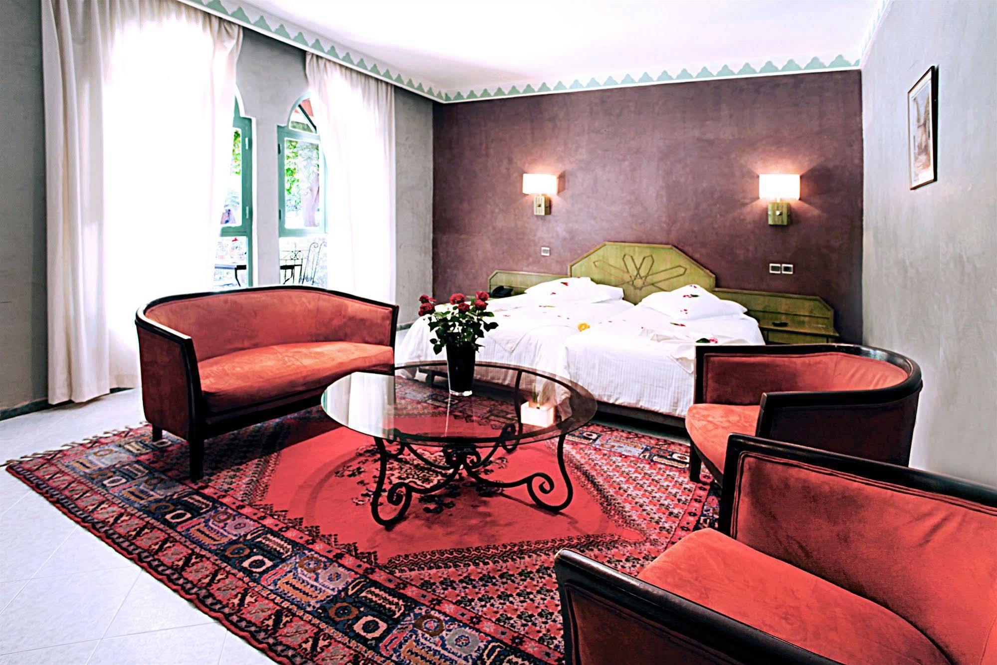 Chems Hotel