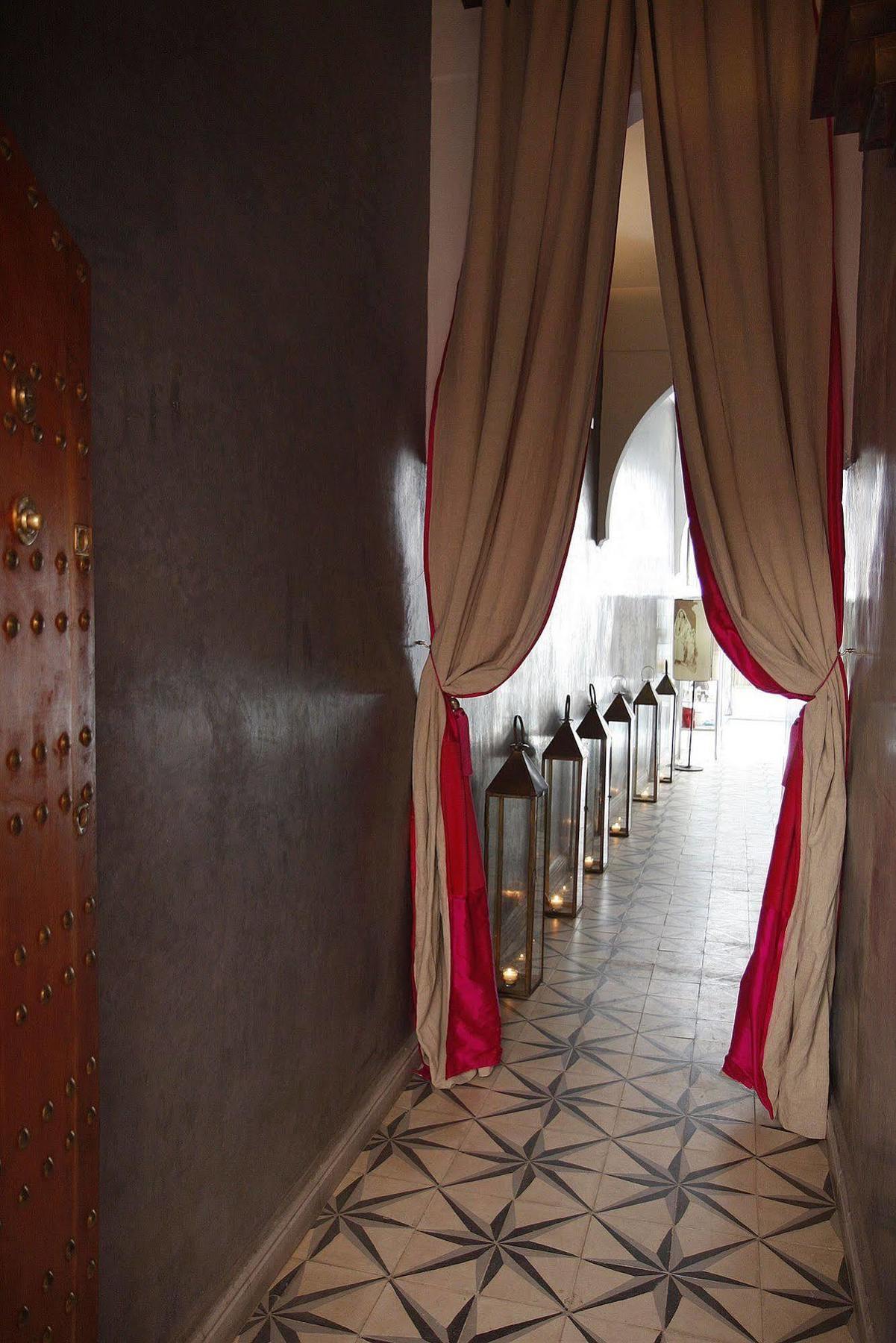 Azcona Riad