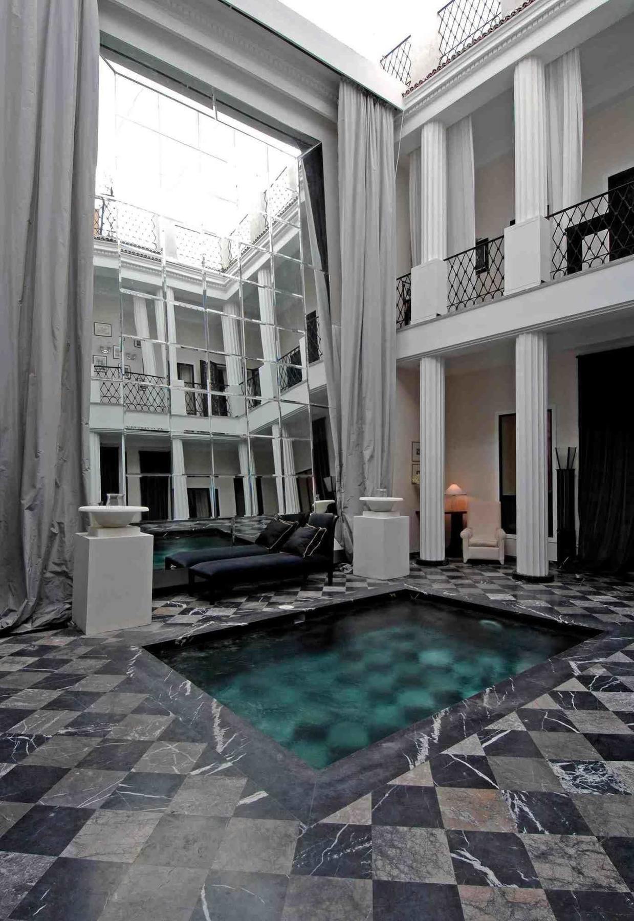 Lotus Perle Riad