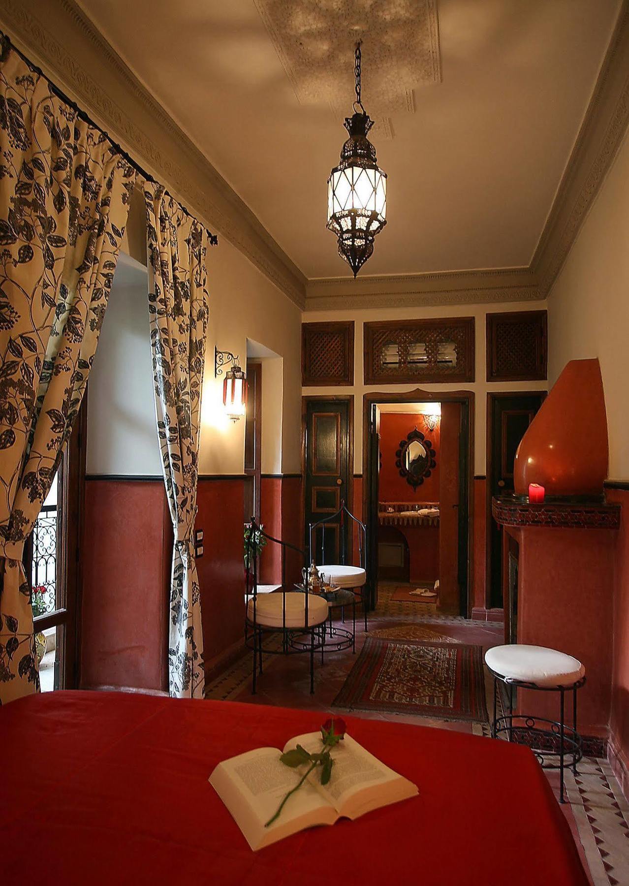 Riad Elytis 4*