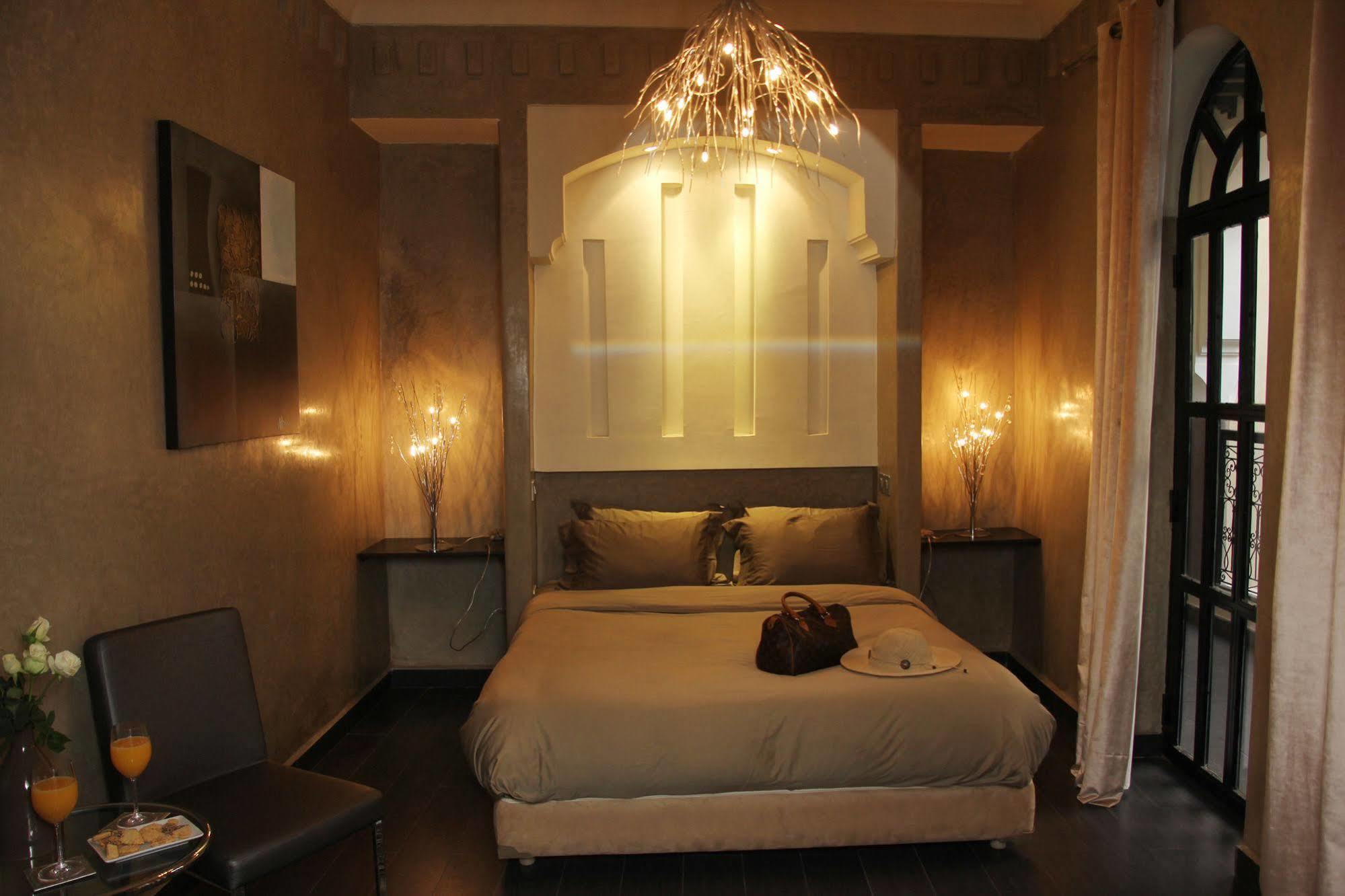 Riad Riad Carllian