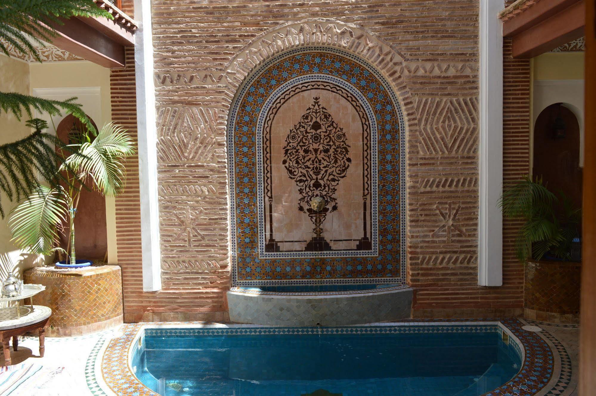 Riad Bonheur 2*