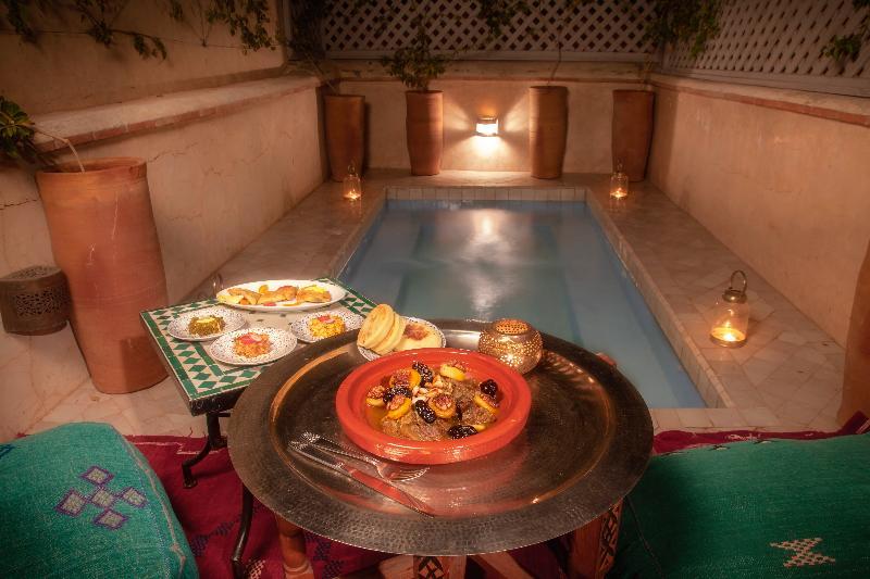 Couette-café Awatif Le 36
