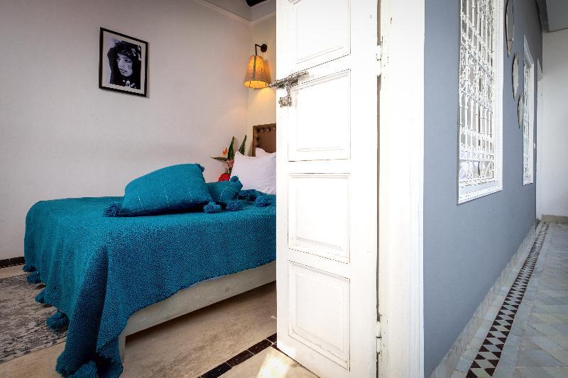 Couette-café Awatif Le 36 3*