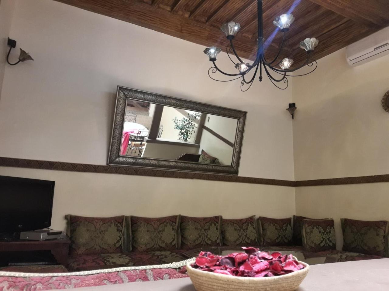 Riad Qaria Family Wifi And Terrace