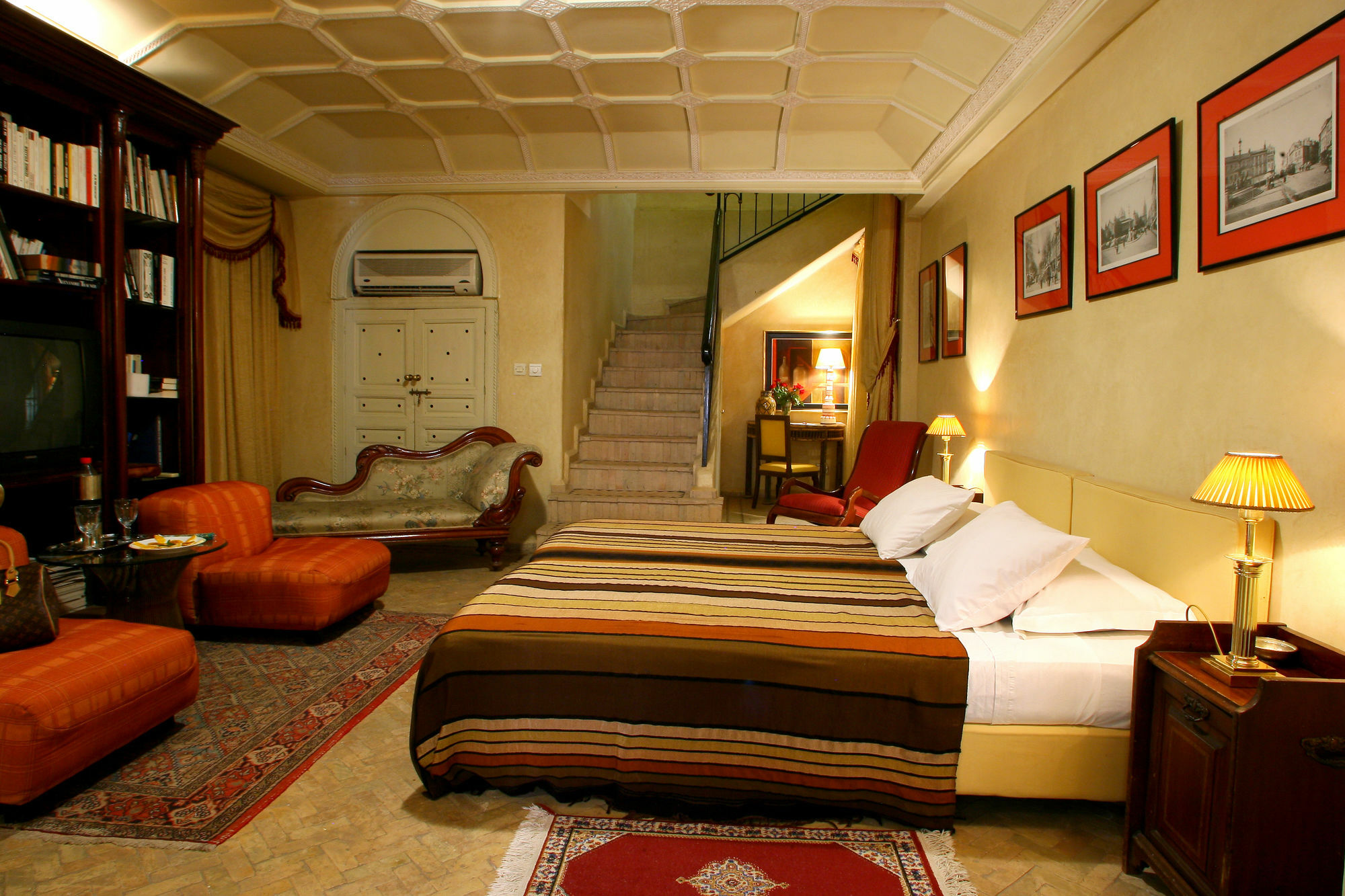 Hasna Espi & Riad Marrakesch