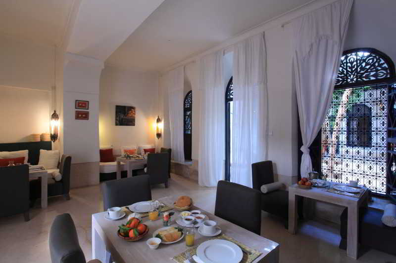Hotel Sara & Saara Srira 4*