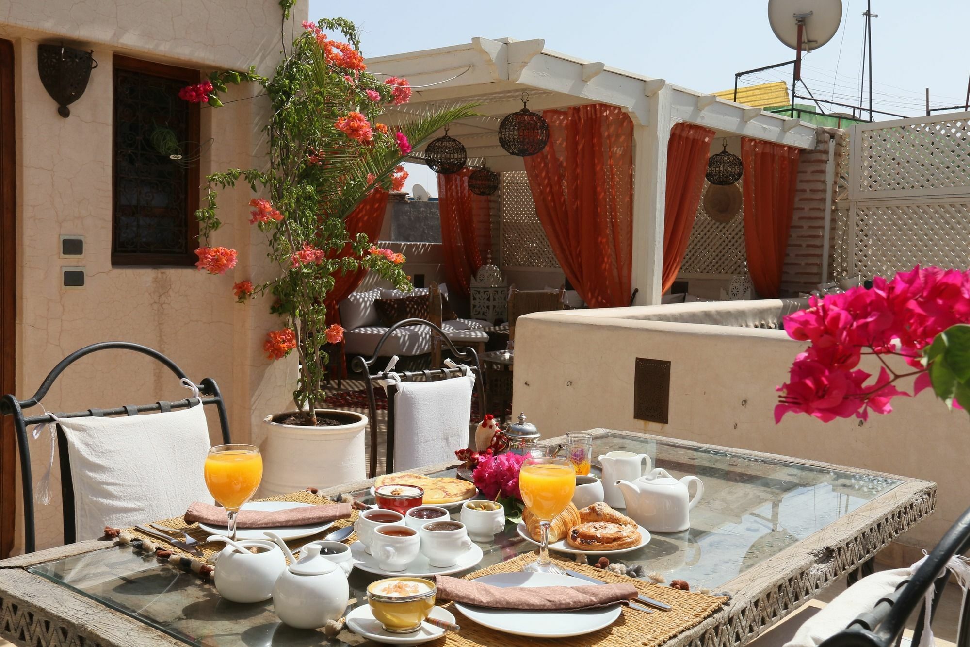 Jaune Safran Entire House Bed & Breakfast