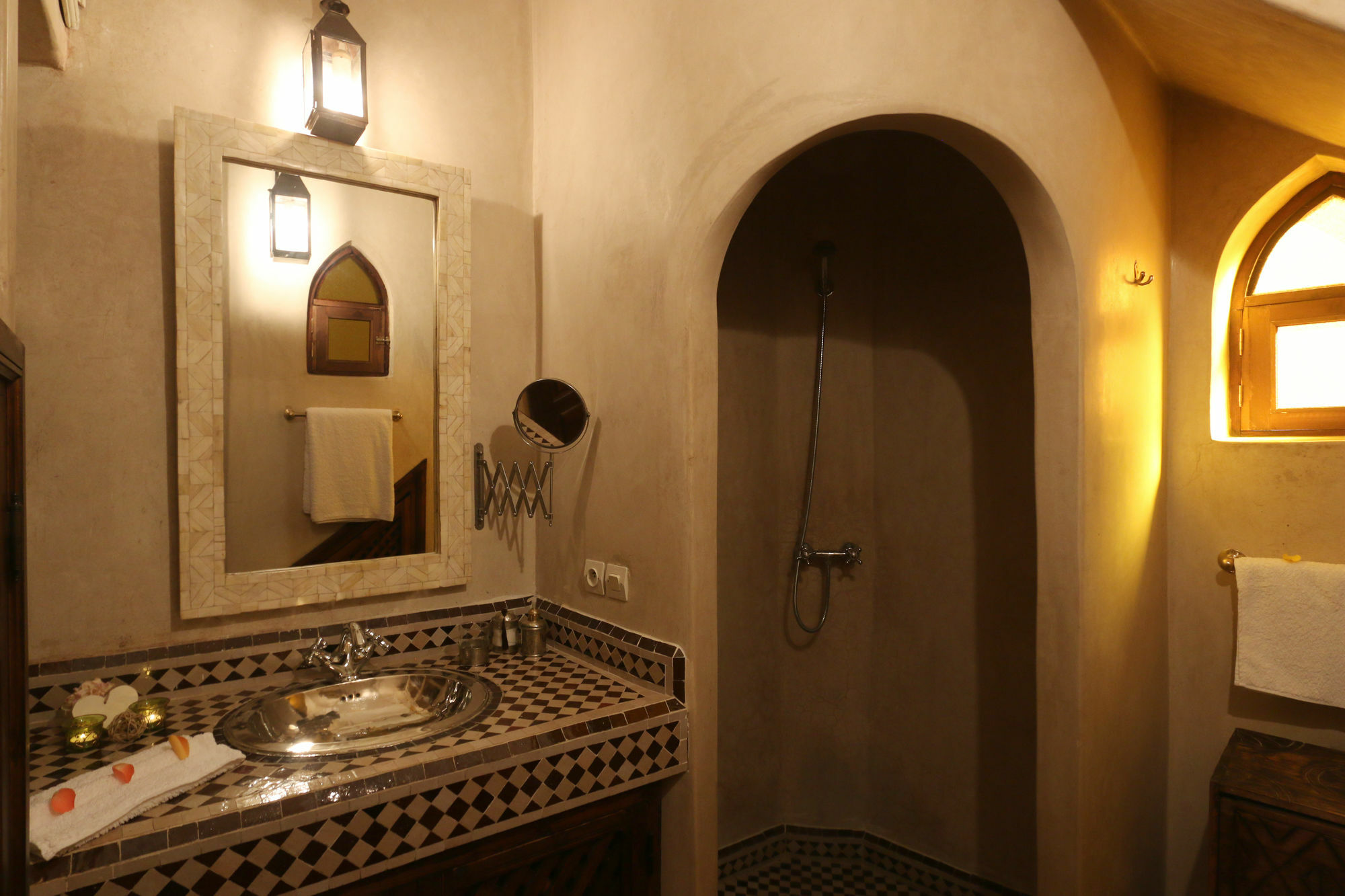 Jaune Safran Entire House Bed & Breakfast