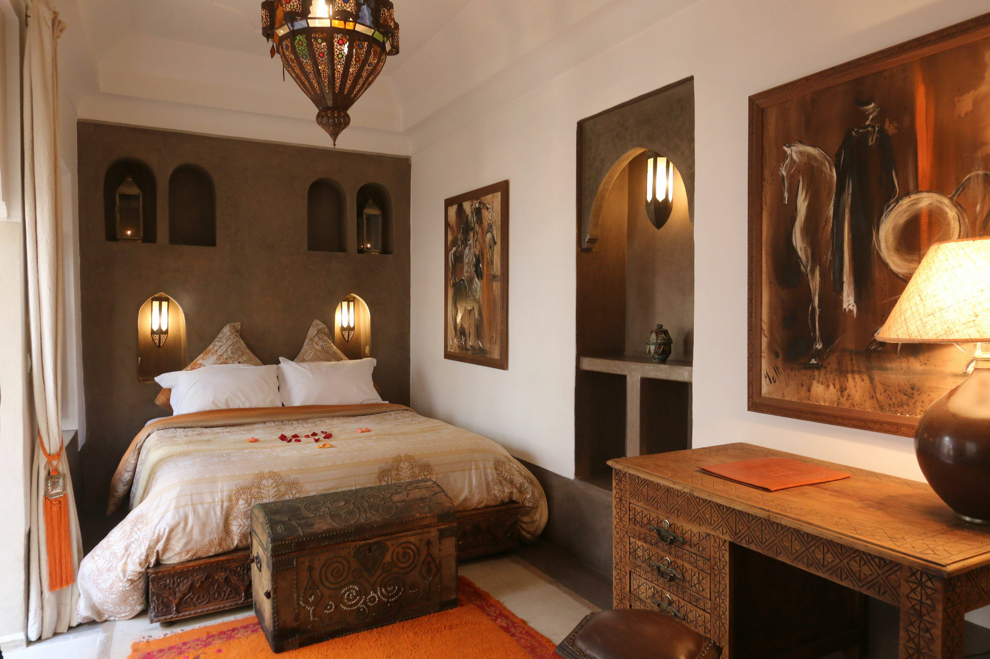 Bed & Breakfast Jaune Safran Entire House
