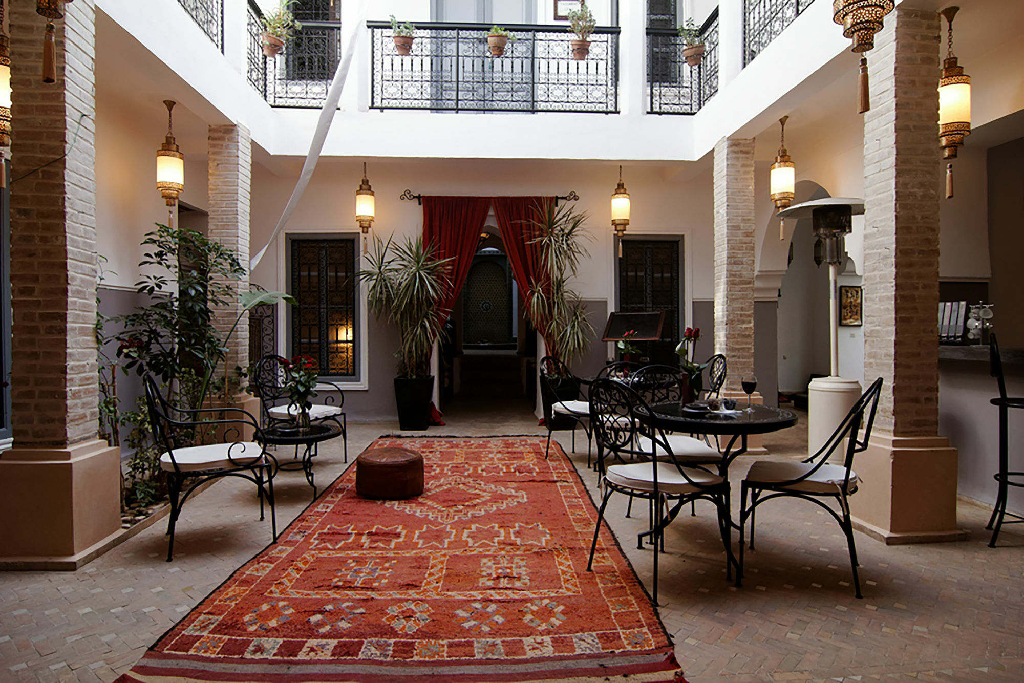 Les Jardins De Mouassine Riad