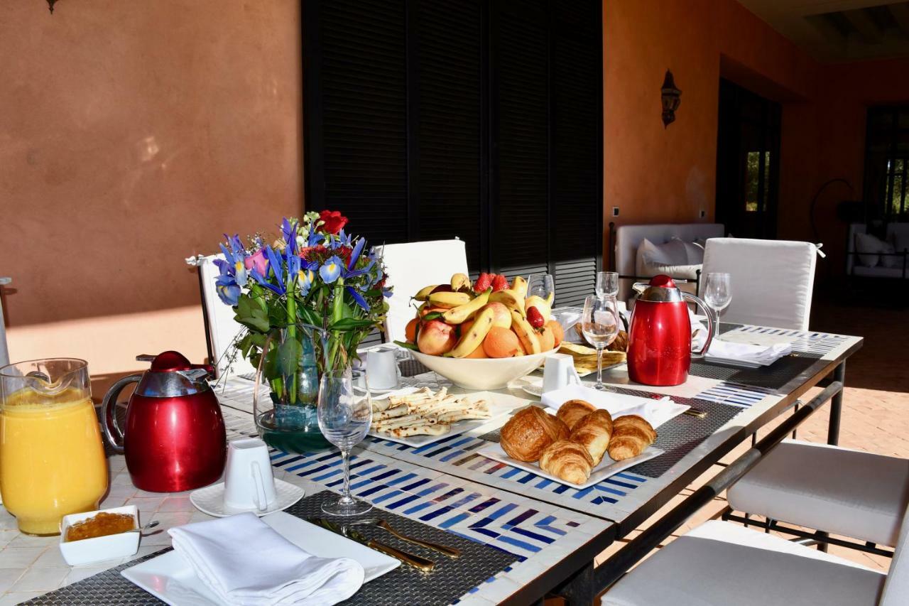 Koutoubia, Jardin Luxuriant, Piscine Et