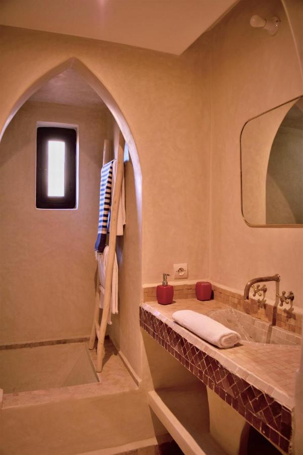 Agnes Et Zohra Riad 3*