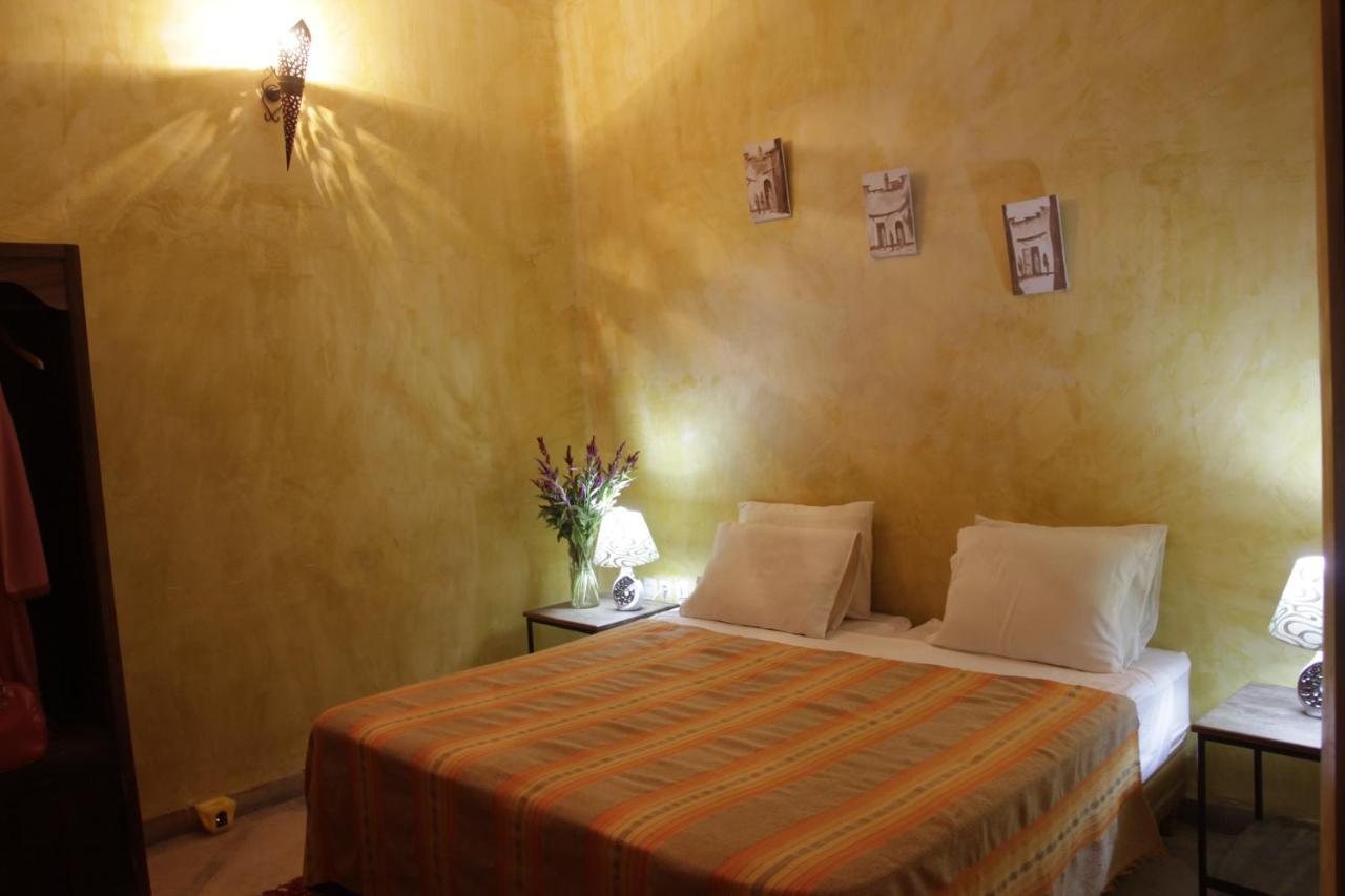 Riad Azenzer 3*
