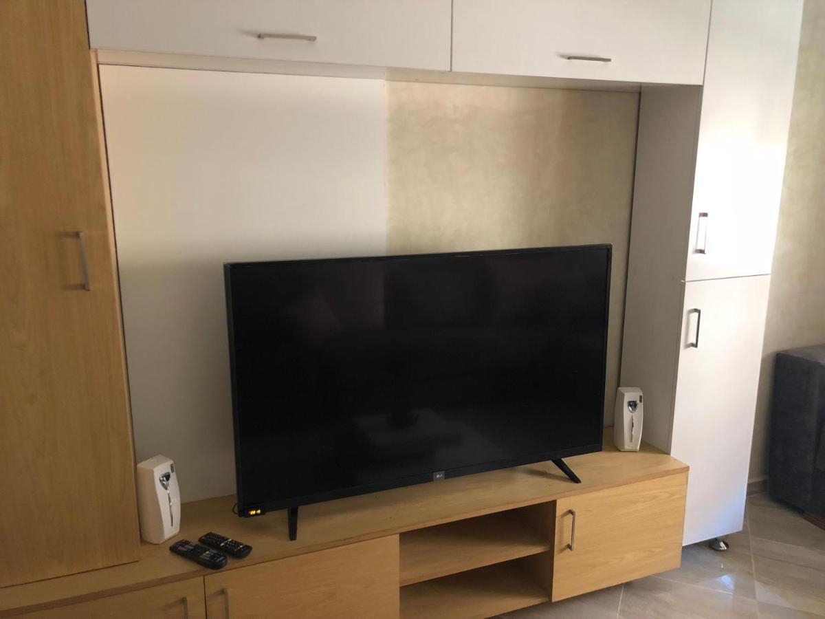 Apartment Standing *