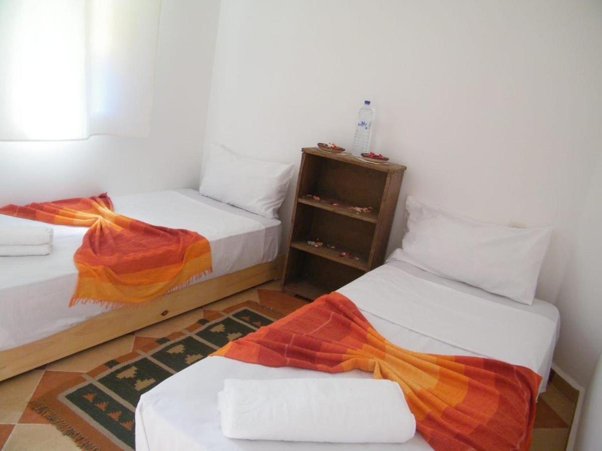 Mondial Hostel *