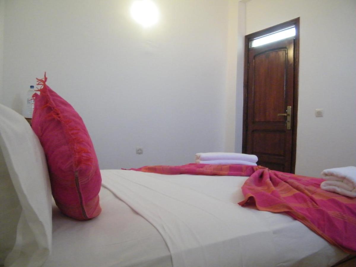 Mondial Hostel *