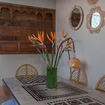 Riad Le J