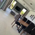 Villa Nelya