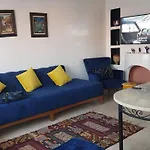 Cosy Flat And Pools