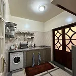 Near Airport - Pool- Terrace- Airco-Parking-Wifi