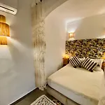 Riad Green Vines