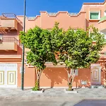 Appart Hôtel avec Terrasse et JACUZZI PRIVE