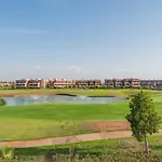 Apparemment Haute Standing Golf Prestigia
