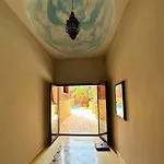 Exclusive Luxury Stay With Pool, Jacuzzi And Service