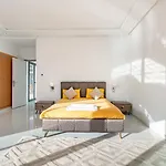 Villa Lella, Piscine Chauffee, Cuisiniere