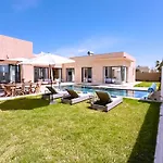 Villa Elyssa! Modern Comfort & Pool & Hammam
