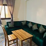 Julie Airport Authentic Apartment
