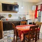 Julie Airport Authentic Apartment