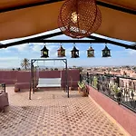 Apartment With Rooftop Access