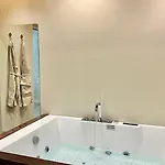 Appartement De Luxe Avec Jacuzzi Prive & Terrasse Au Coeur De Marrakech