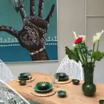 Eden Kam Riad