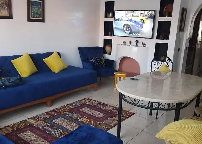 Cosy Flat And Pools