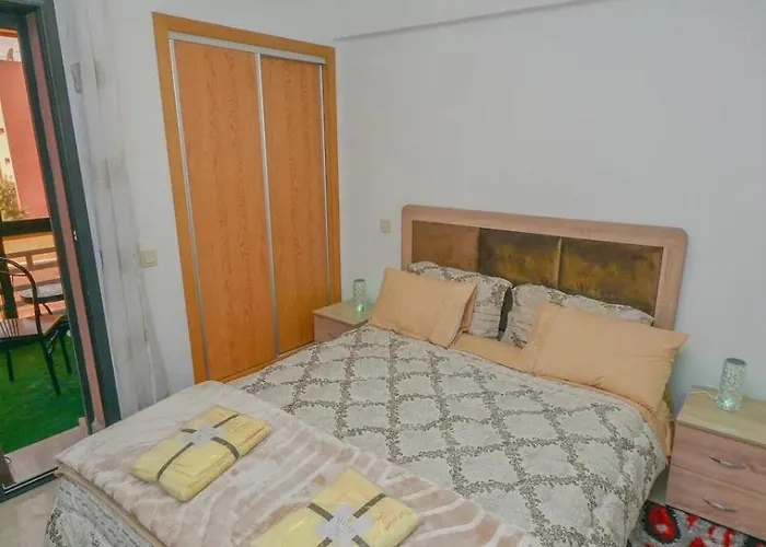 Cozy City Center Apartment
