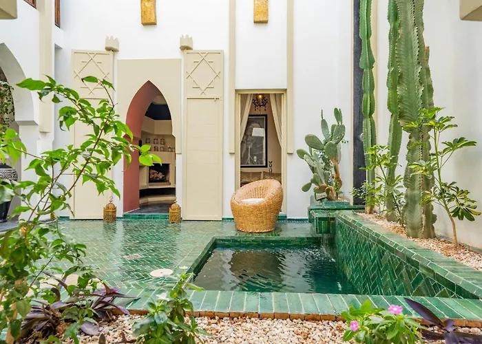 Riad Sabbar Private 4-Bedroom Riad With Heated Pool, Free Wifi & Breakfast