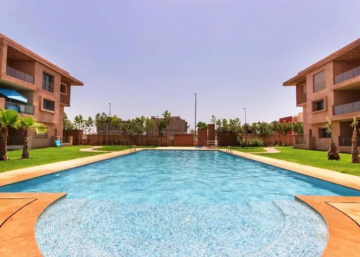 Wonderful Apartment With Garden And Large Pool