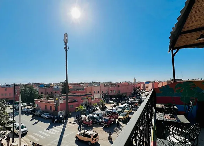 Pikala Hostel & Rooftop