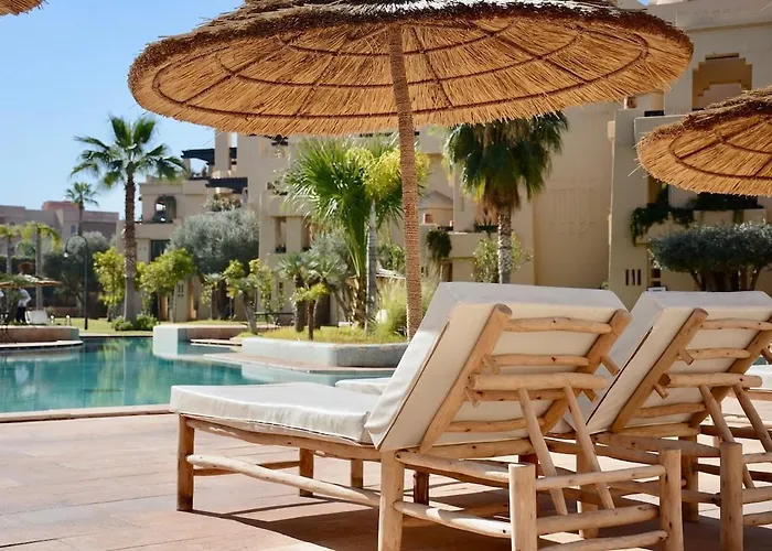 Luxury Apartment With Pool