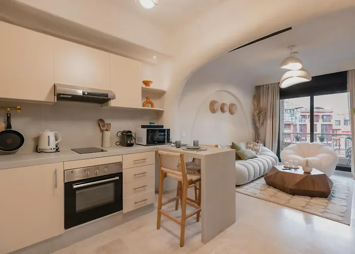 Chic City Suite With Pool And Gym In Central Gueliz
