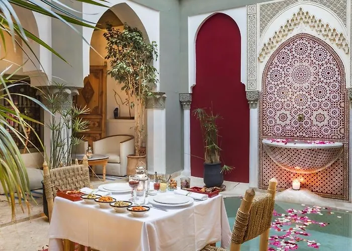 Riad Lou, 5 Bedrooms, Private 12 P, Pool, Hammam