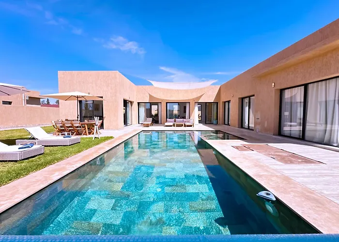 Villa Elyssa! Modern Comfort & Pool & Hammam
