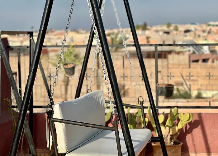 Apartment With Rooftop Access