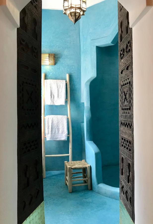 Riad Zahir *
