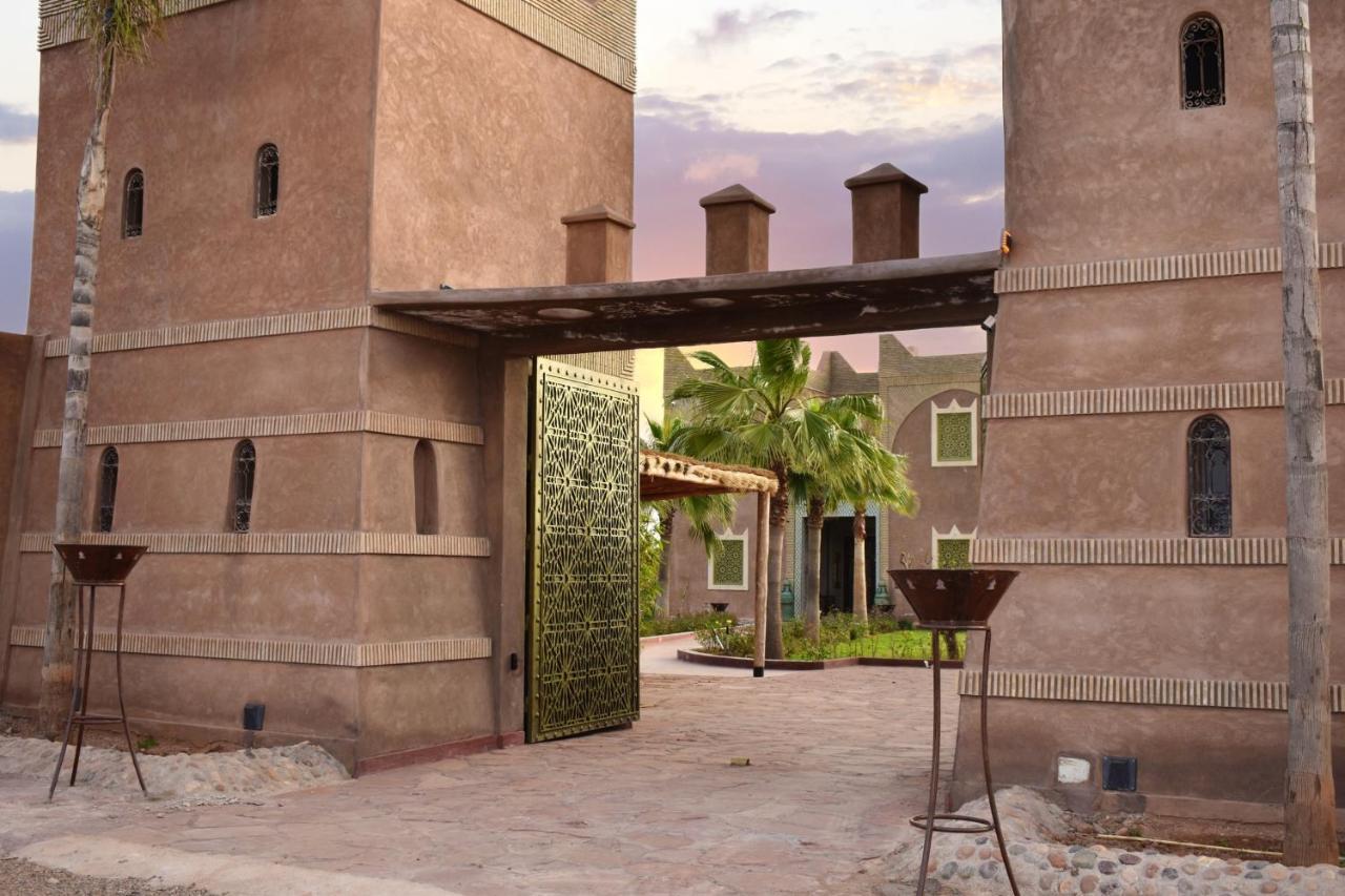 8 Bedrooms With Private Pool Jacuzzi&enclosed Garden At Marrakech Marrakesh