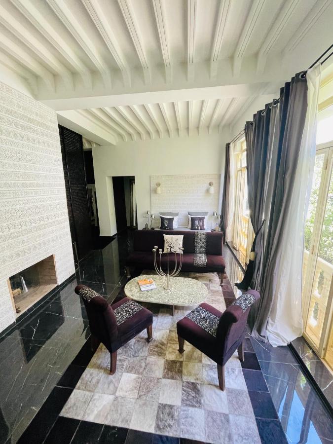 144 Riad