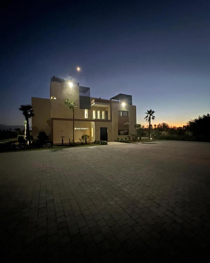 Villa Dali Avec Terrains Foot,basket,cross-fit *